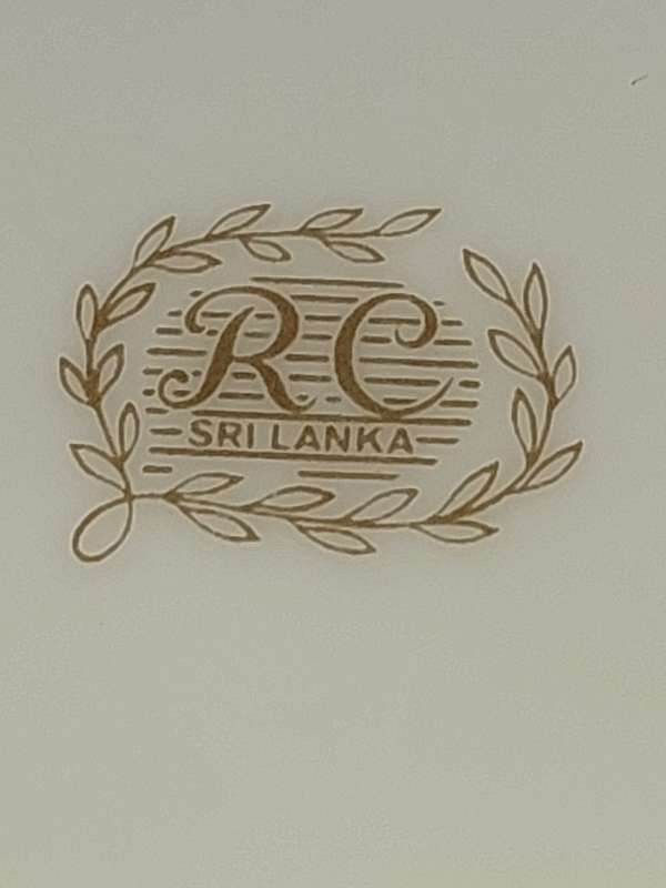 A VINTAGE RC SRI LANKA SET OF 4 CUPS AND SAUCERS WITH SIDE PLATES
