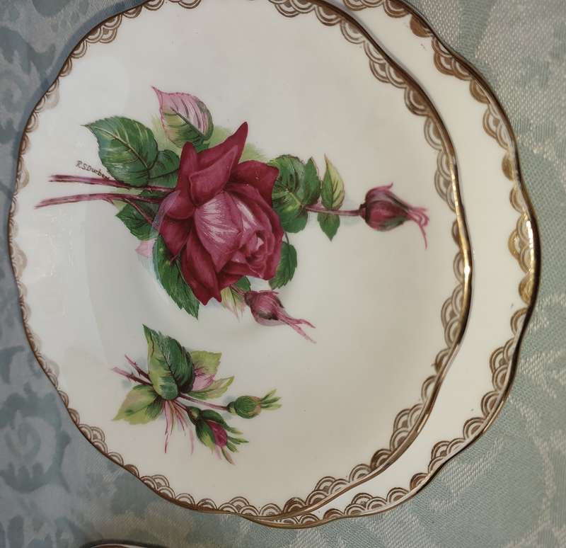 Vintage Roslyn Wheatcroft Roses Grand Gala Fine Bone China Milk jug Saucer