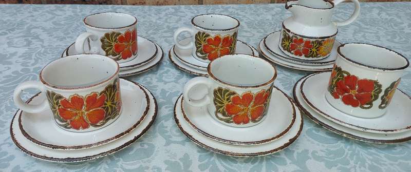 STONEHENGE Nasturtium ENGLAND TEA CUP MUGS SAUCERS STONEWARE Oven2Table Flower