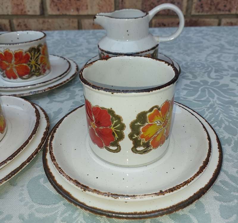 STONEHENGE Nasturtium ENGLAND TEA CUP MUGS SAUCERS STONEWARE Oven2Table Flower