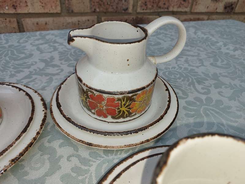 STONEHENGE Nasturtium ENGLAND TEA CUP MUGS SAUCERS STONEWARE Oven2Table Flower