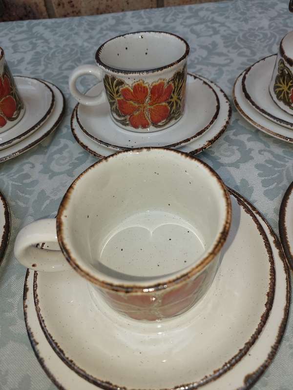 STONEHENGE Nasturtium ENGLAND TEA CUP MUGS SAUCERS STONEWARE Oven2Table Flower