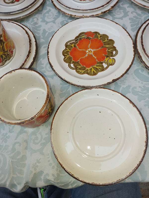 STONEHENGE Nasturtium ENGLAND TEA CUP MUGS SAUCERS STONEWARE Oven2Table Flower