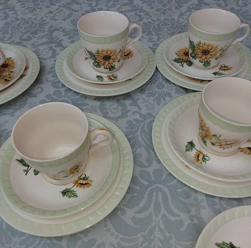 Vintage, 1970's, Barratts Of Staffordshire 10 trios and 2 extra side plates and 4 extra saucers sol