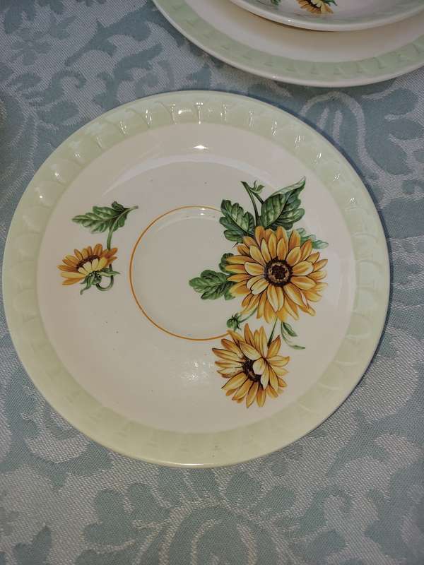 Vintage, 1970's, Barratts Of Staffordshire 10 trios and 2 extra side plates and 4 extra saucers sol