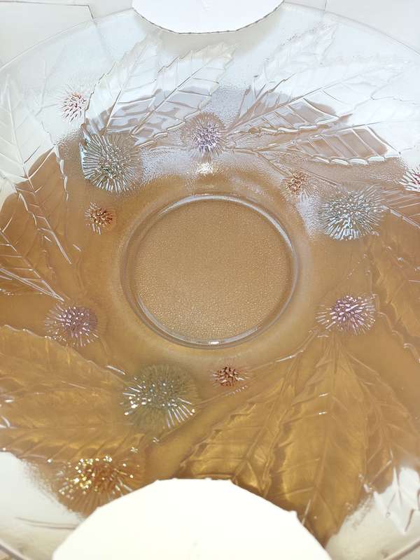 A LUMINARC CHATAIGNIER GLASS PLATTER SOLD AS IS
