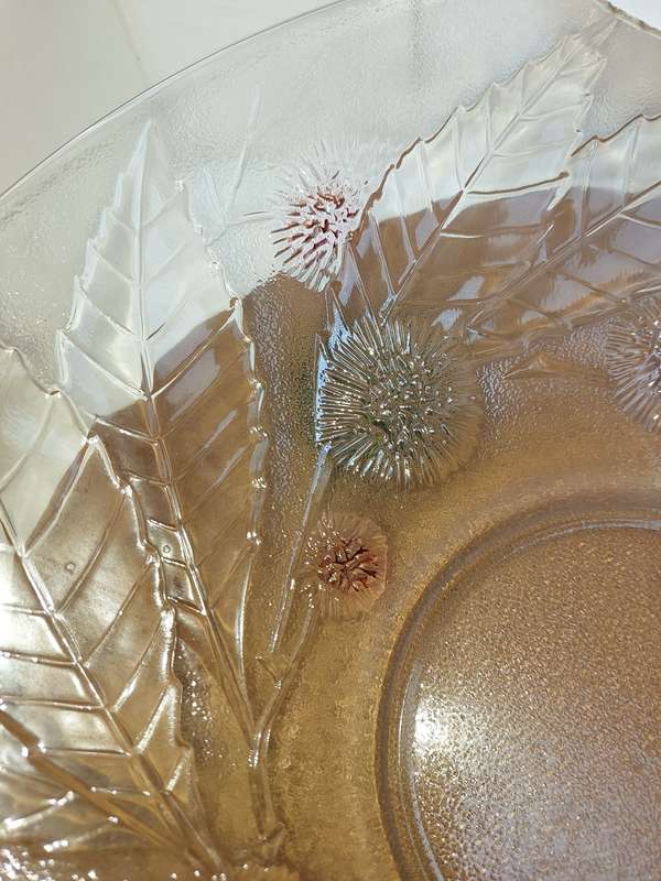 A LUMINARC CHATAIGNIER GLASS PLATTER SOLD AS IS