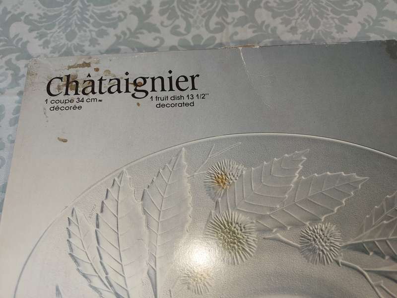 A LUMINARC CHATAIGNIER GLASS PLATTER SOLD AS IS