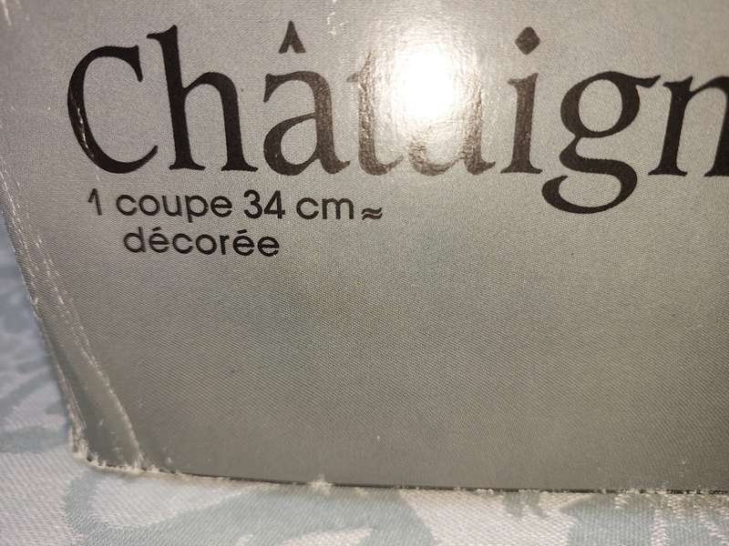 A LUMINARC CHATAIGNIER GLASS PLATTER SOLD AS IS