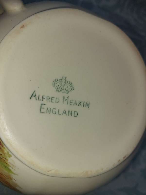 TWO VINTAGE ALFRED MEAKEN ENGLAND JUGS WITH GOLD TRIM SOLD AS IS