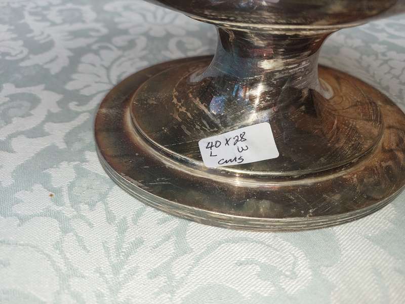 AN ANTIQUE ROMAN STYLE TUREEN WITH A LID SILVERPLATED SOLD AS IS