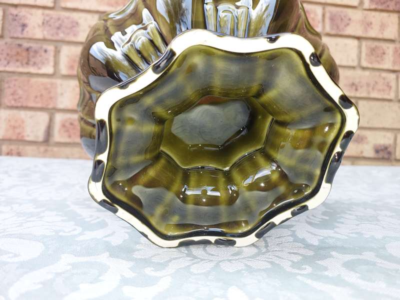 AN ART DECOR OLIVE GREEN CERAMIC PORCELAIN FRUIT BOWL SOLD AS IS