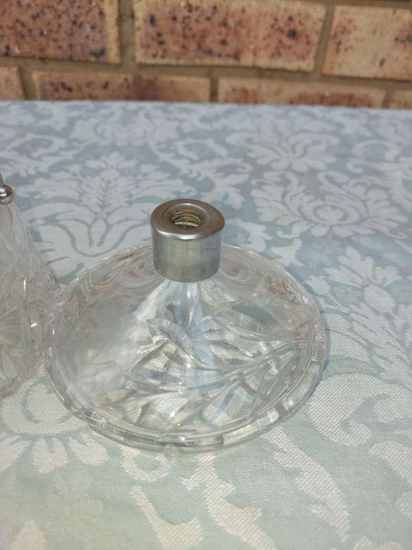 A JOBLOT GLASS UNTENSILS SOLD AS IS
