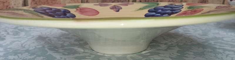 AN ART DECOR CLASSIC HAND PAINTED SERVING BOWL SOLD AS IS