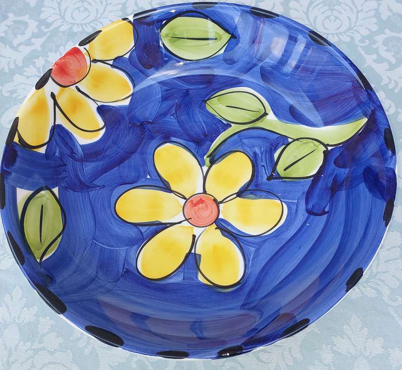 AN ART DECOR PAINTED PORCELAIN SERVING BOWL MADE IN ITALY SOLD AS IS