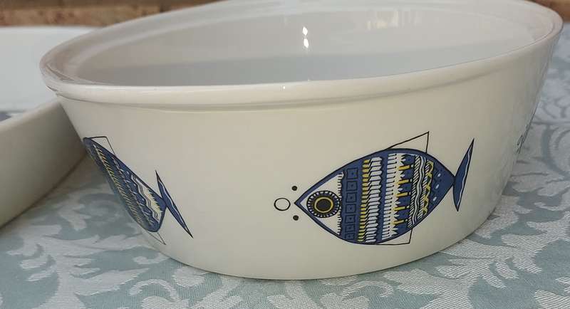 TWO VINTAGE VILEROY & BOCH CASSEROLES SOLD AS IS