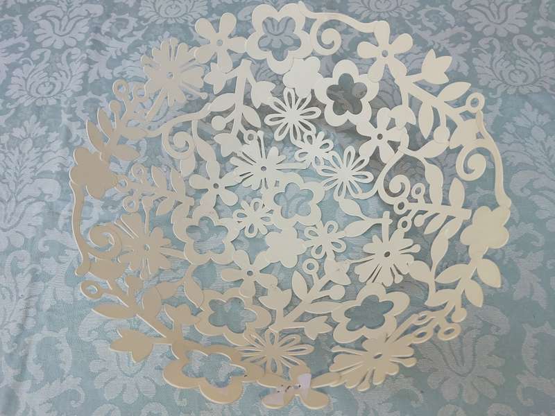 An art decor metal fruit bowl\basket sold as is