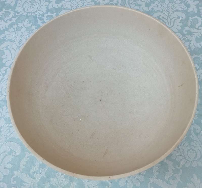 A CERAMIC POTTERY POTS POT PLANT BOWL SOLD AS IS