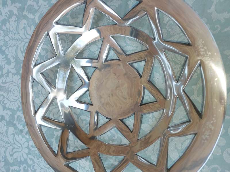 A PAIR OF CAROL BOYES STYLE ALLOY FRUIT SERVING BASKET BOWLS SOLD AS IS