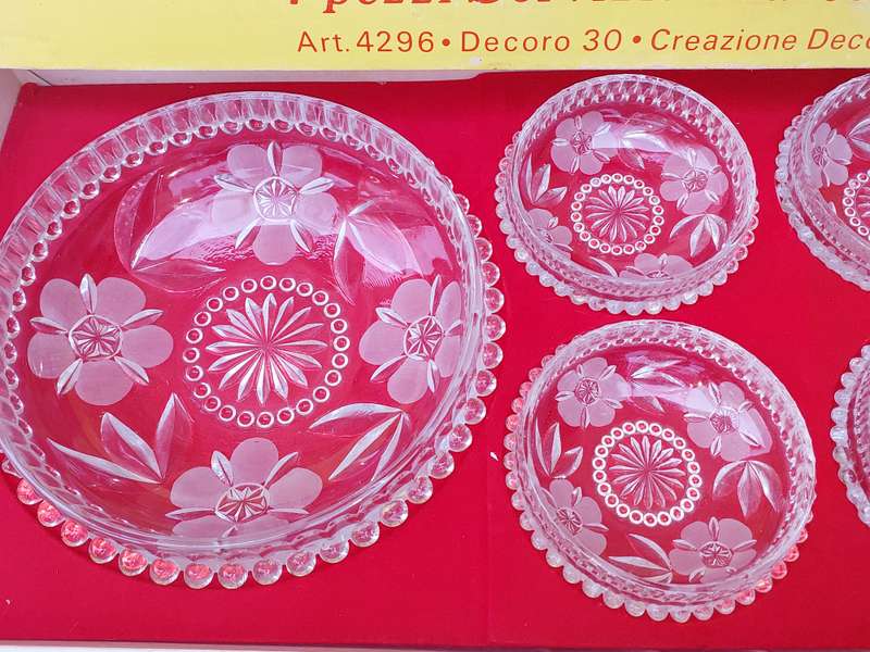 A VINTAGE 7 PIECE DESERT SERVING SET MACEDONIA OSLO GLASS