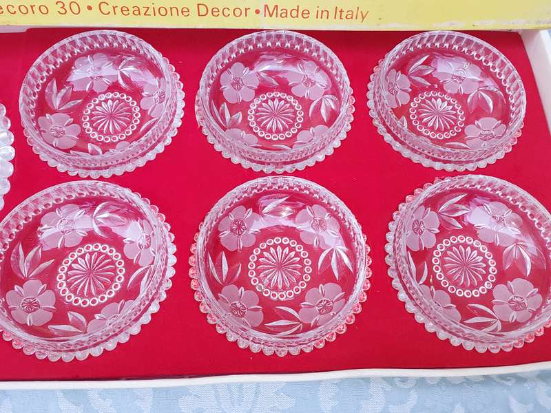 A VINTAGE 7 PIECE DESERT SERVING SET MACEDONIA OSLO GLASS