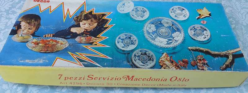 A VINTAGE 7 PIECE DESERT SERVING SET MACEDONIA OSLO GLASS