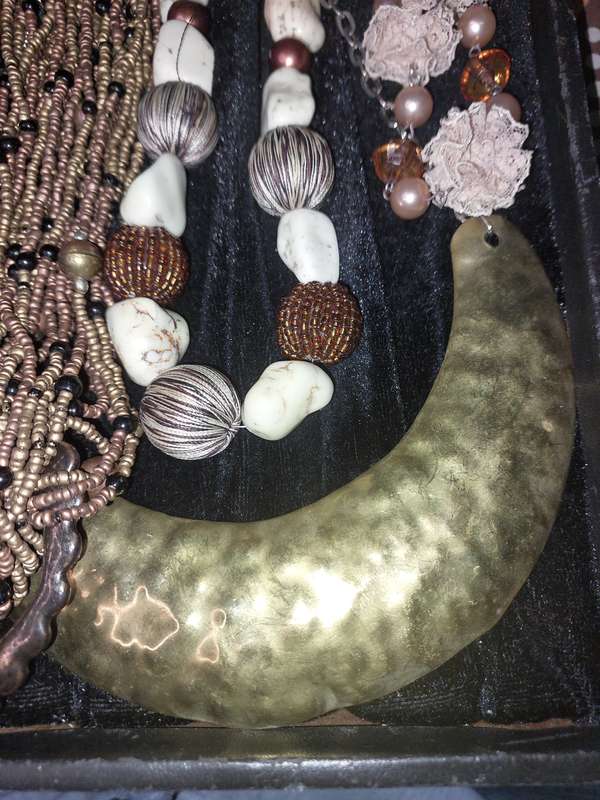 A COLLECTION OF COSTUME NECKLACES SOLD AS IS