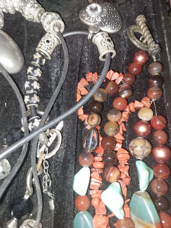 A quality vintage joblot costume necklaces