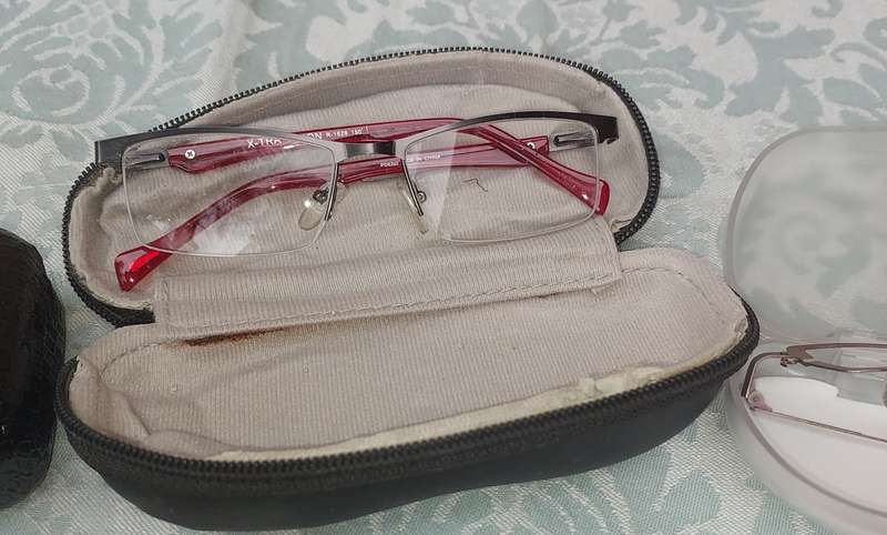 A JOBLOT COLLECTION SUNGLASSES AND FRAMES SOLD AS IS