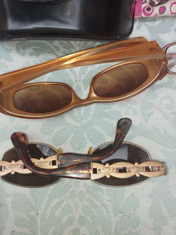 A JOBLOT COLLECTION SUNGLASSES AND FRAMES SOLD AS IS