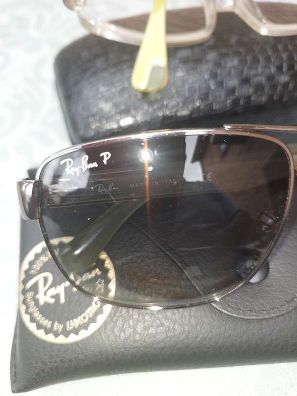 A JOBLOT COLLECTION SUNGLASSES AND FRAMES SOLD AS IS