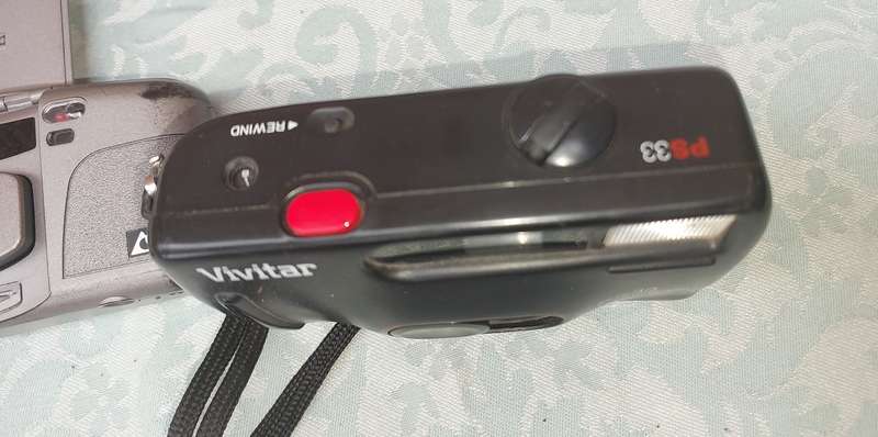 TWO VNTAGE CAMERAS SOLD AS IS NOT TESTED