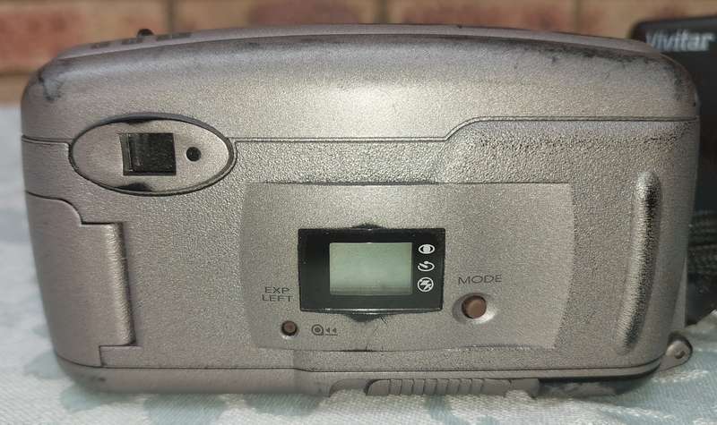 TWO VNTAGE CAMERAS SOLD AS IS NOT TESTED