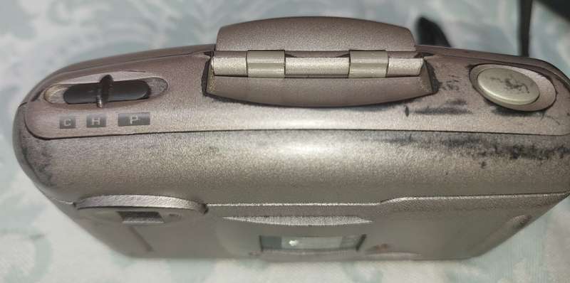TWO VNTAGE CAMERAS SOLD AS IS NOT TESTED