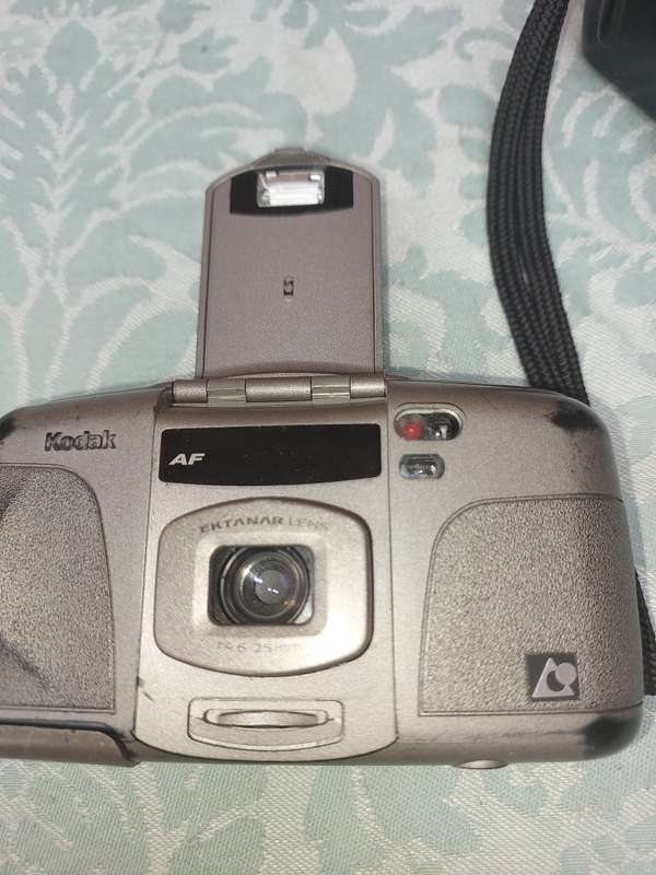 TWO VNTAGE CAMERAS SOLD AS IS NOT TESTED