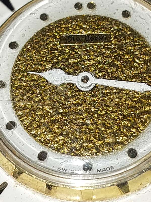 A VINTAGE COLLECTION WOMANS WATCHES SOLD AS IS NOT TESTED