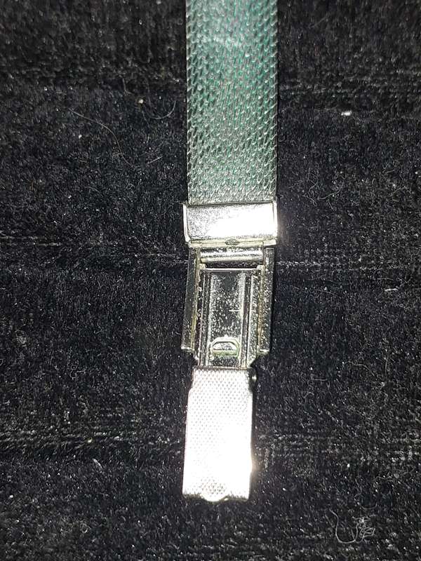 A VINTAGE EXACTUS 17 JEWELS INCABLOC WATCH SOLD AS IS NOT TESTED