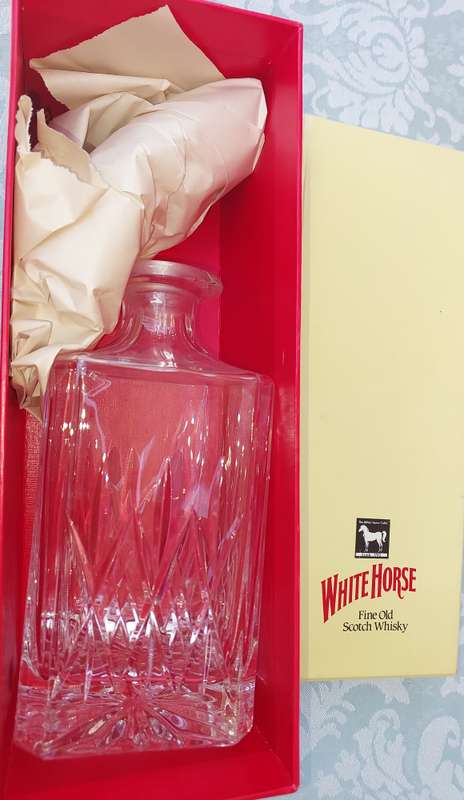 A VINTAGE WHITE HORSE FINE OLD SCOTCH WHISKY DECANTER SOLD AS IS