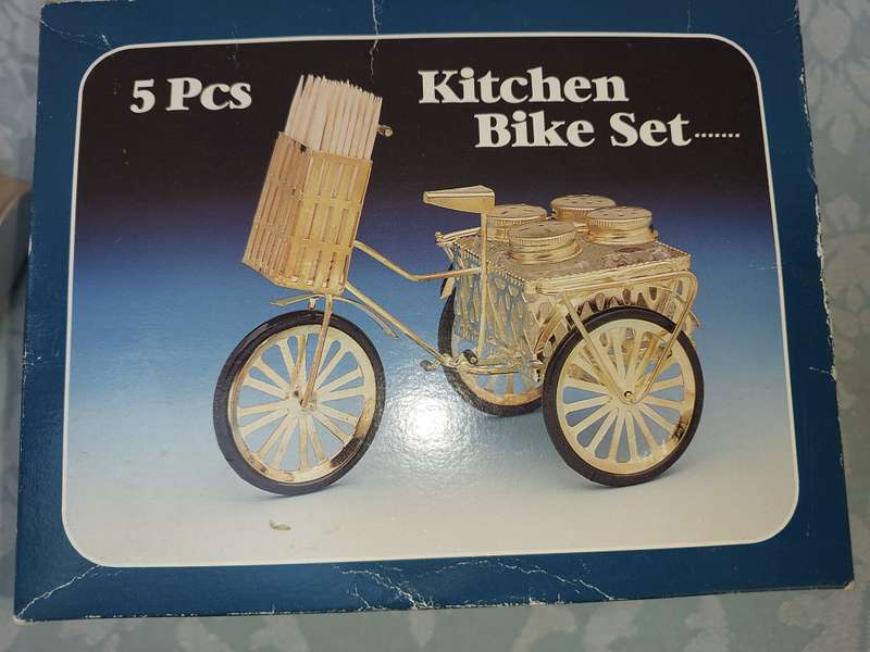 Vintage Bicycle Salt and Pepper Shakers, 3 Piece Kitchen Bike Set, Bike Shape Salt Shakers, Retro B