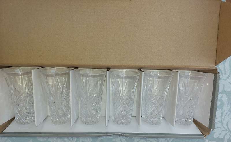 A SET OF SIX SHANNON CRYSTAL BY GORDINGER  DUBLIN VODKA SHOOTERS TUMBLERS SOLD AS IS