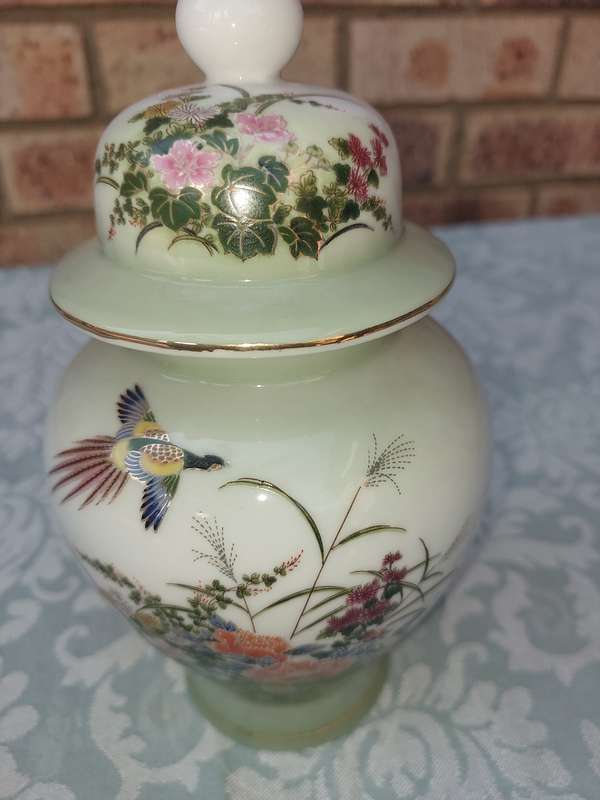 Toyo Japan Ginger Jar Green Gold Pheasant Floral Porcelain Vase
