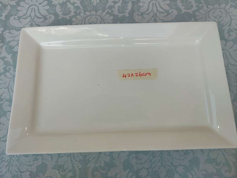 A MAYFAIR &JACKSON PORCELAIN RECTANGULAR PLATTER SOLD AS IS