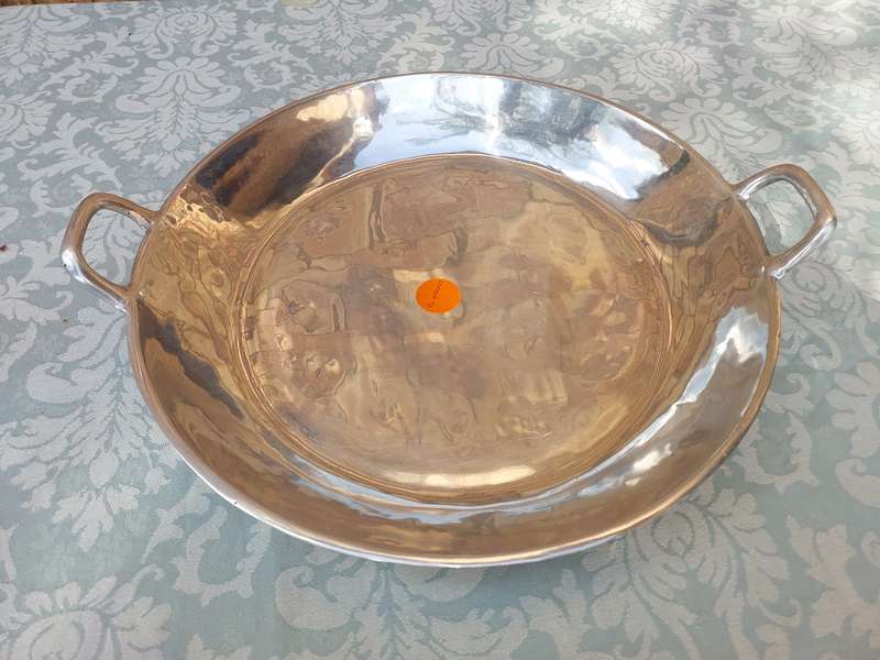 A ROUND ART DECOR PEWTHAL ALLOY SERVING PLATTER SOLD AS IS