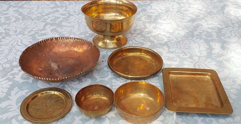 A COLLECTION JOBLOT BRASS UTENSILS SOLD AS IS R450