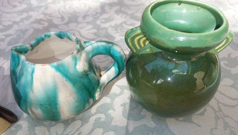 A JOBLOT VINTAGE DECORATIVE CROCKERY SOLD AS IS R250