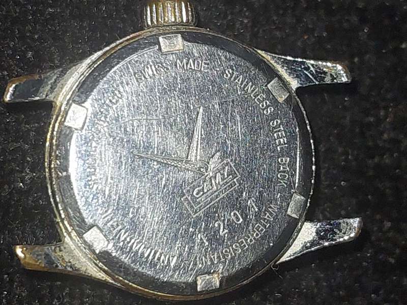 A VINTAGE CAMY 17 JEWELS SWISS MADE SERIAL NUMBER 1201 WORKING, WITH OUT A STRAP AND HAS SOME SCRATC