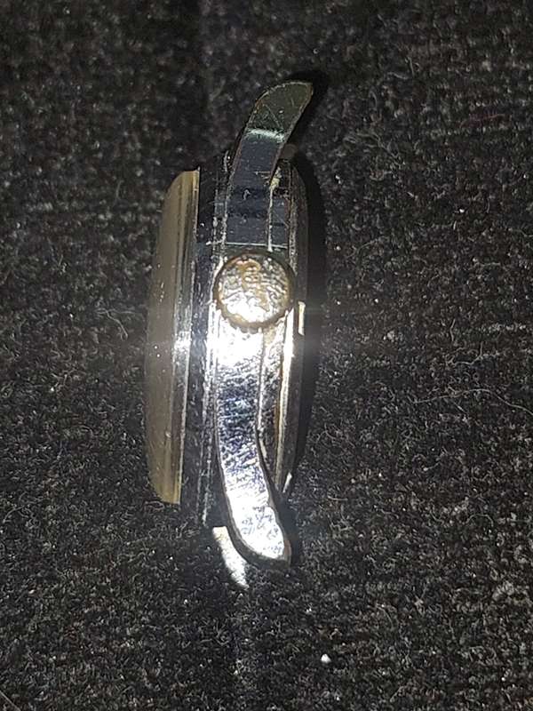 A VINTAGE CAMY 17 JEWELS SWISS MADE SERIAL NUMBER 1201 WORKING, WITH OUT A STRAP AND HAS SOME SCRATC