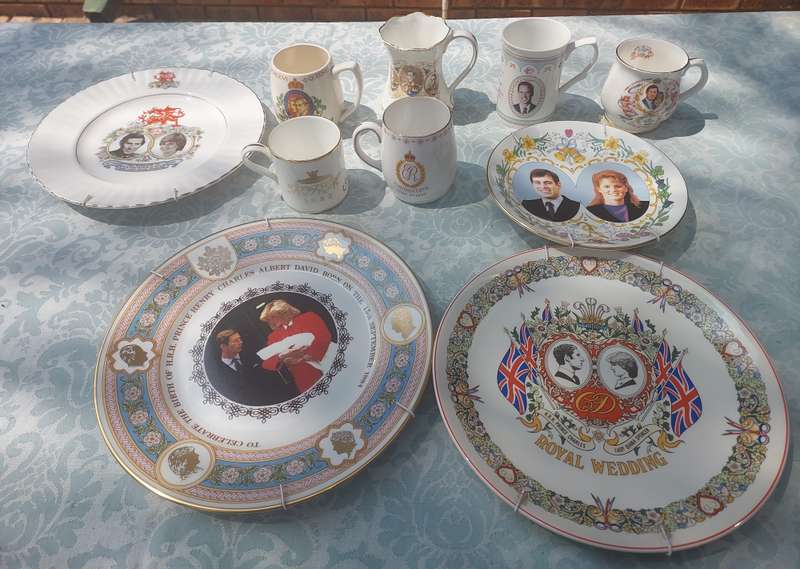 A COLLECTION OF BRITISH ROYAL CROCKERY SOLD AS IS