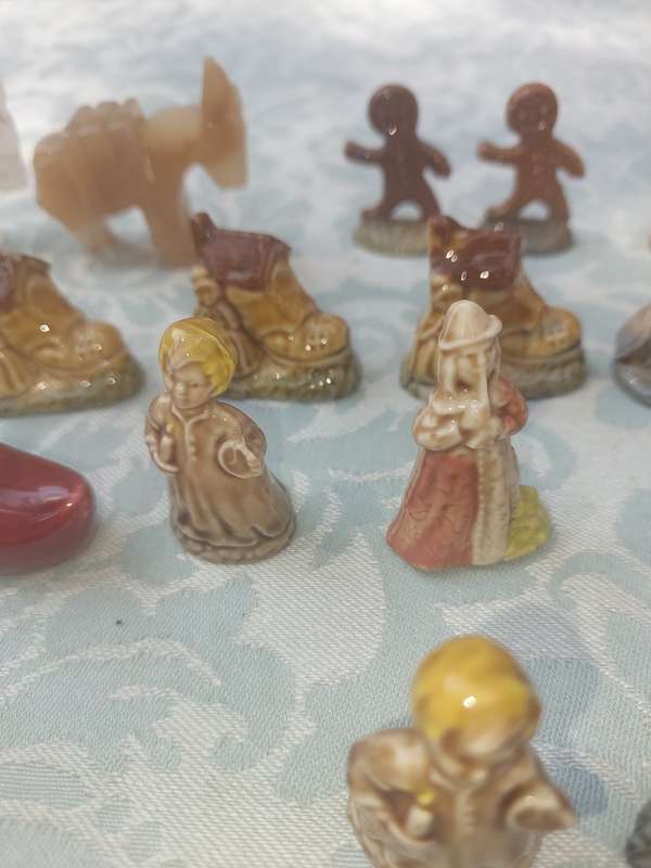A COLLECTION OF 20 Vintage Wade Nursery Rhyme Figurines sold as is
