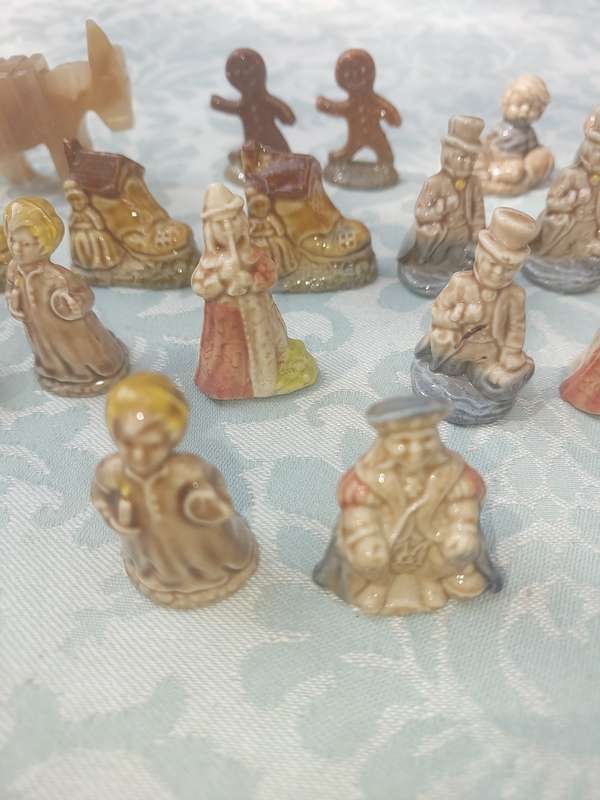A COLLECTION OF 20 Vintage Wade Nursery Rhyme Figurines sold as is